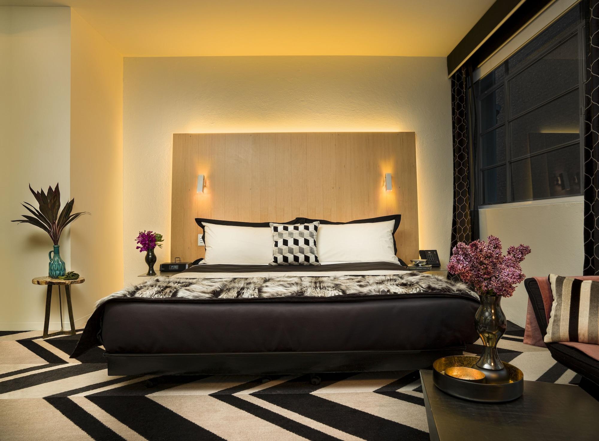 Adelphi Hotel Melbourne Dış mekan fotoğraf A bedroom at the Mandarin Oriental, Bangkok