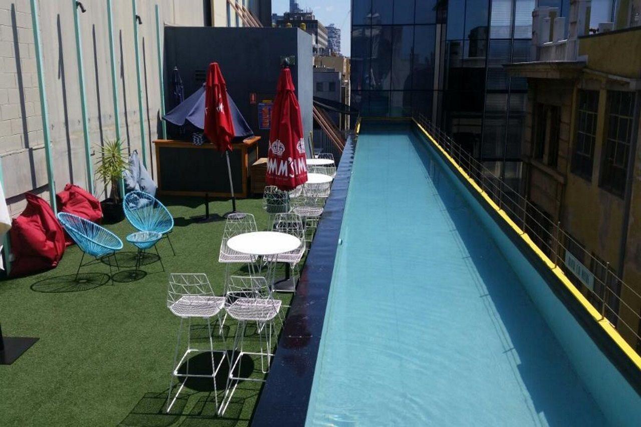Adelphi Hotel Melbourne Dış mekan fotoğraf Rooftop pool at the hotel