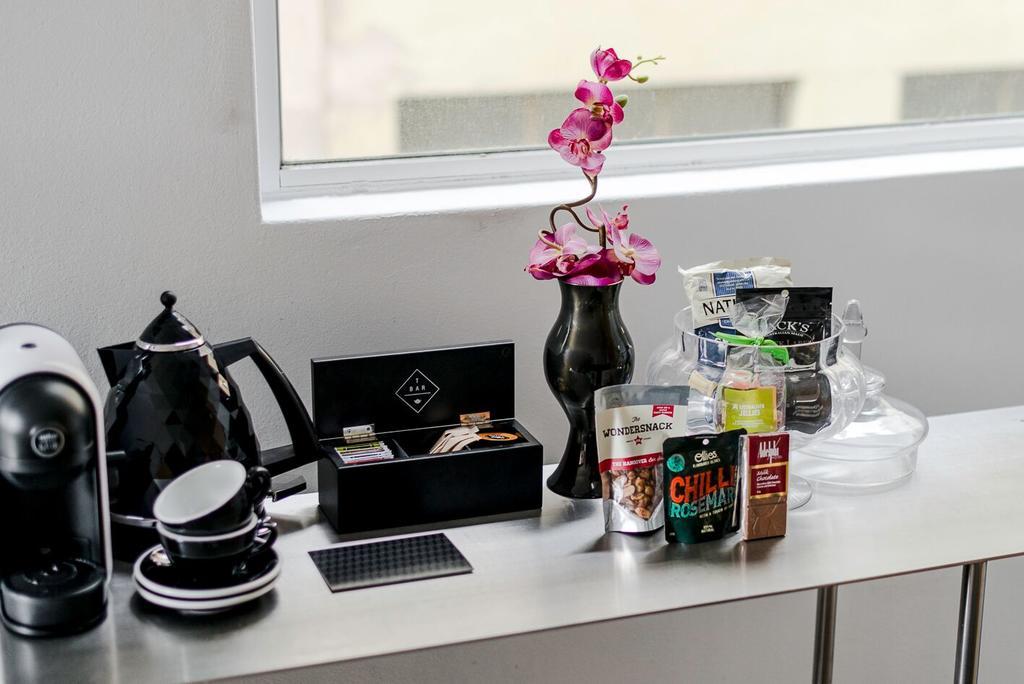Adelphi Hotel Melbourne Dış mekan fotoğraf A tea station